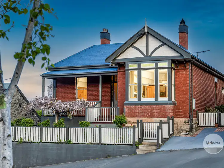 12 Forest Road