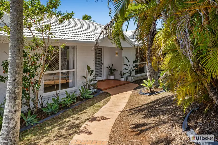 8 Jarrah Place, Banora Point NSW 2486