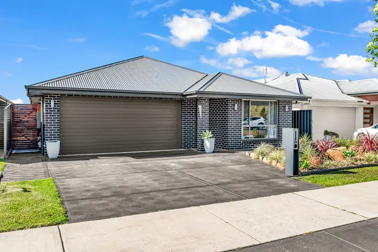 42 Grand Parade, Rutherford NSW 2320