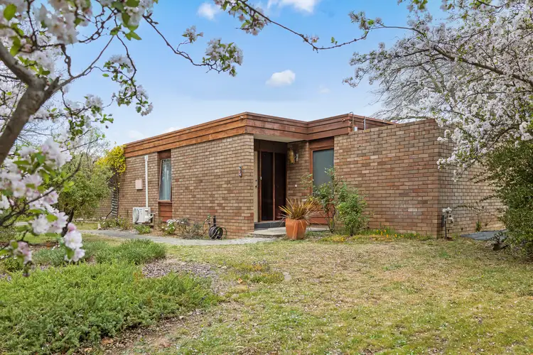 5 Sheaffe Street, Holder ACT 2611