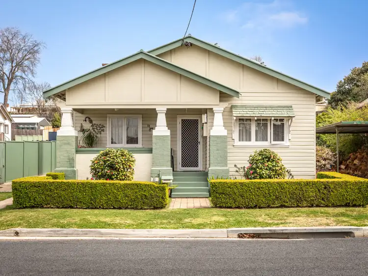 11 Gordon Street, Bega NSW 2550