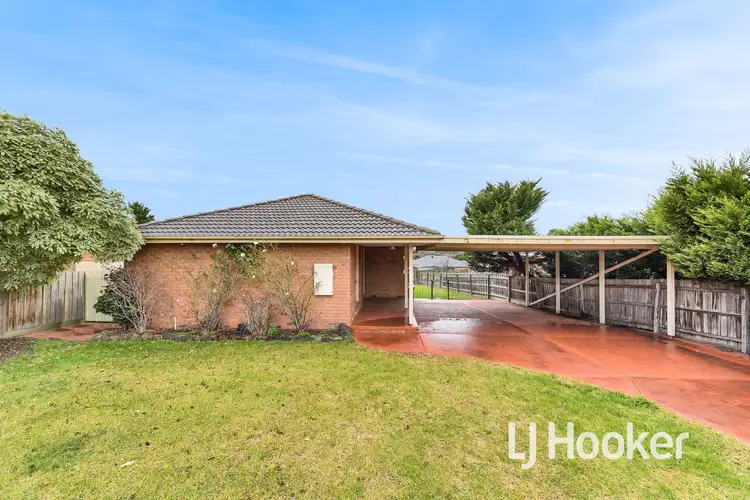 Second view of Homely house listing, 6 Damien Court, Pakenham VIC 3810