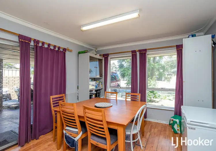 Fifth view of Homely house listing, 2 Kurrajong Way, Camillo WA 6111