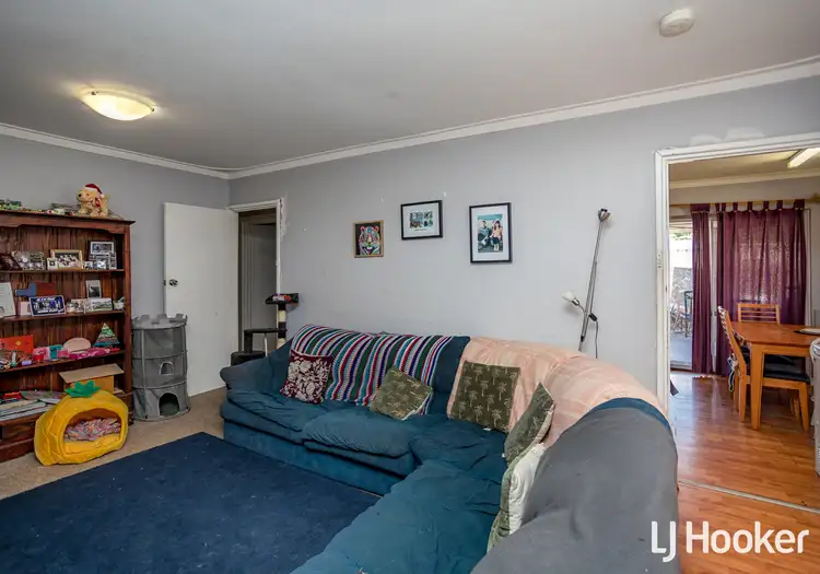 Seventh view of Homely house listing, 2 Kurrajong Way, Camillo WA 6111