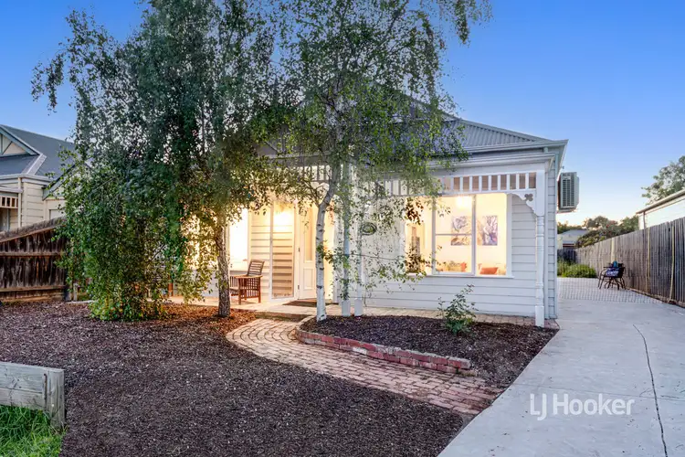 13 Sumner Crescent, Point Cook VIC 3030