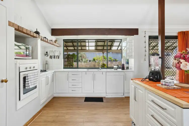Fifth view of Homely house listing, 6 Wescap Rise, Merriwa WA 6030
