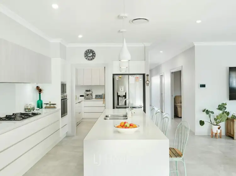 13 Hillside Terrace, Black Head NSW 2430