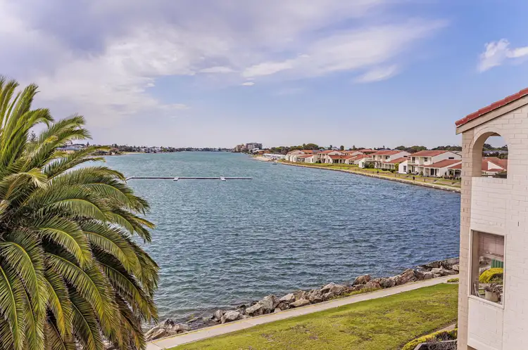 12/242 Trimmer Parade, West Lakes SA 5021