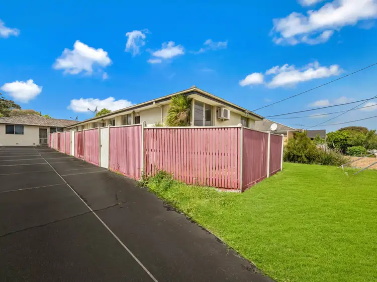 Unit 1/32 Vincent Crescent