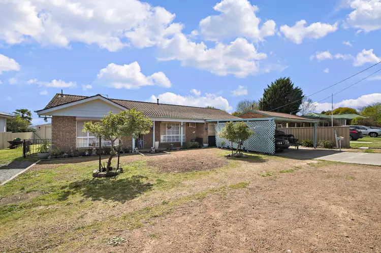 4 Castor Street, Yass NSW 2582