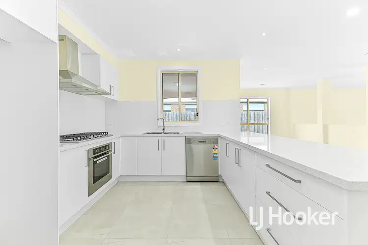 Fifth view of Homely house listing, 10 Baynton Crescent, Lynbrook VIC 3975