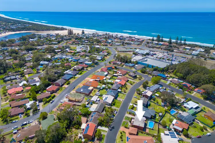 Third view of Homely house listing, 8 Cathie Circuit, Lake Cathie NSW 2445