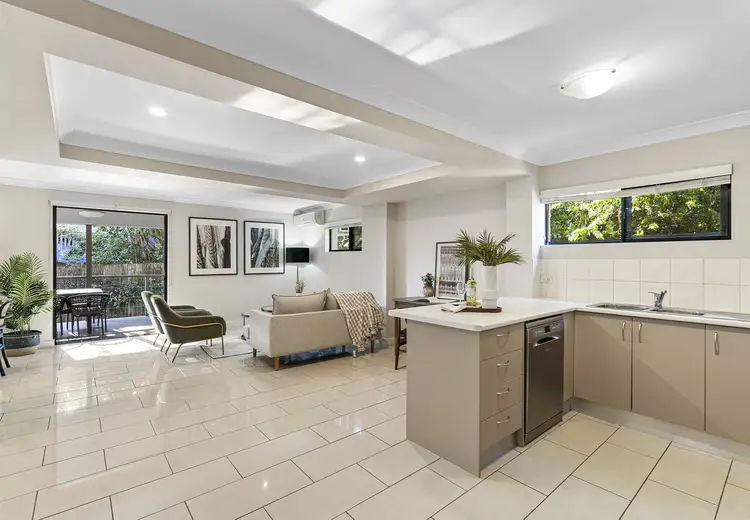 4/15 Clara Street, Annerley QLD 4103
