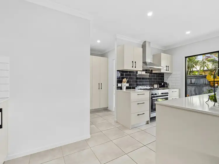 Sixth view of Homely house listing, 7 Munderra Close, Smithfield QLD 4878
