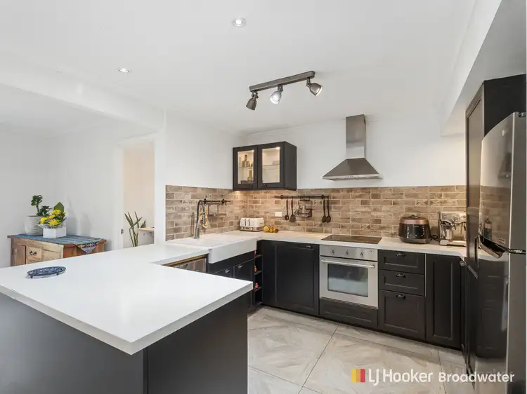 9/63 Olsen Avenue, Labrador QLD 4215