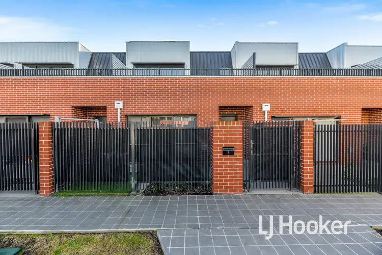 9 Codrus Walk, Pakenham VIC 3810