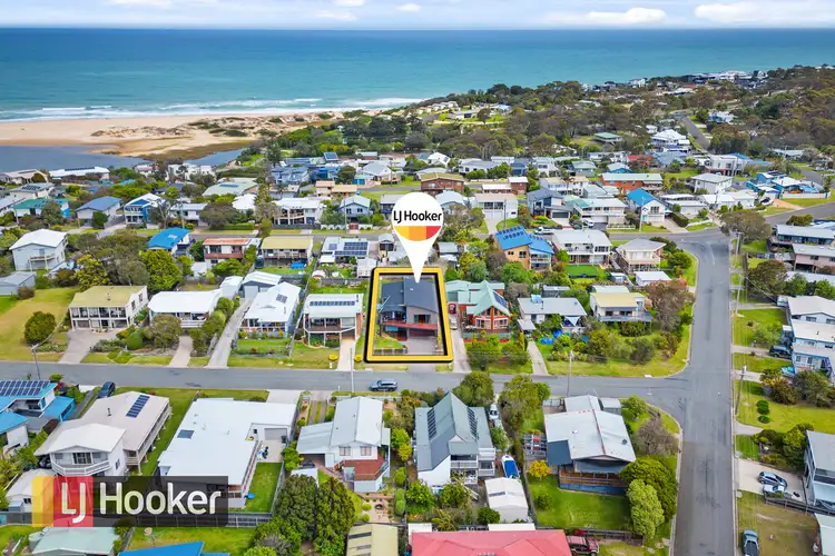 Second view of Homely house listing, 8 Hillcrest Way, Lake Tyers Beach VIC 3909