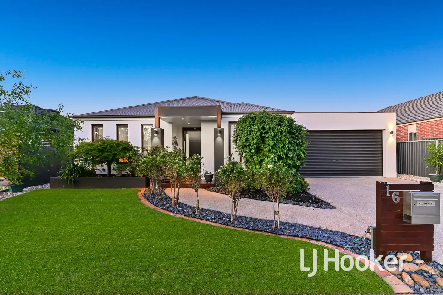 Main view of Homely house listing, 16 Everly Circuit, Pakenham VIC 3810