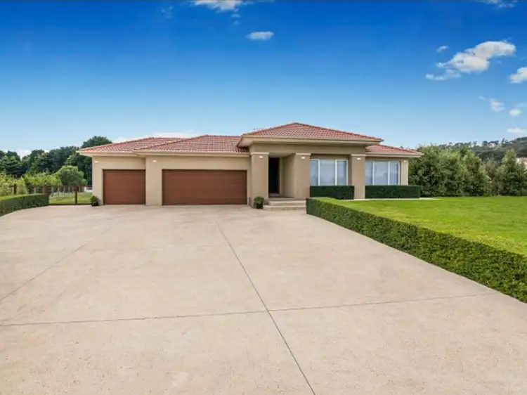 17 Cavallo Crescent, Hidden Valley VIC 3756