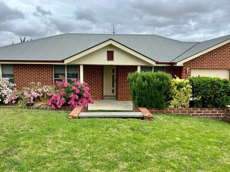 16 Joubert Drive, Llanarth NSW 2795