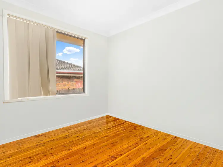 Fifth view of Homely house listing, 4 Simpson Pl, Leumeah NSW 2560