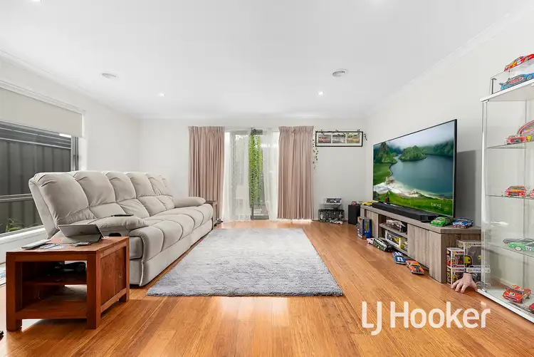 Fifth view of Homely house listing, 7 Dellinea Street, Cranbourne North VIC 3977