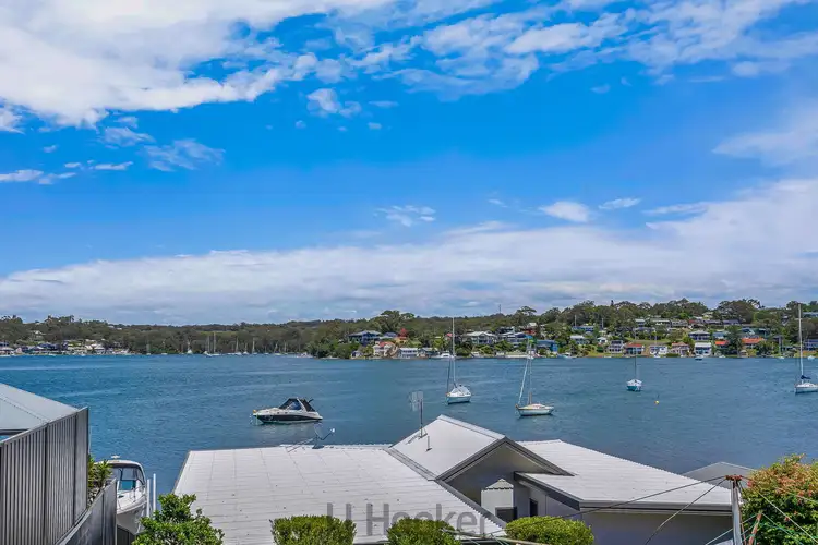 110 Sealand Road, Fishing Point NSW 2283