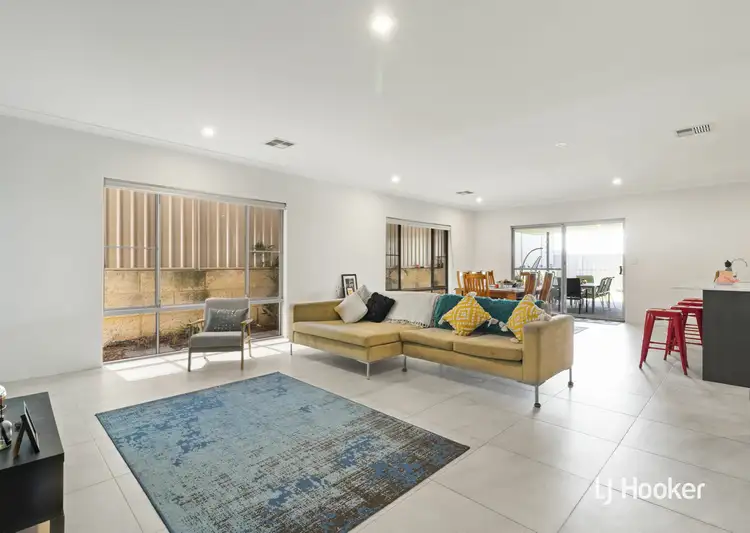 Second view of Homely house listing, 5 Alton Way, Parmelia WA 6167