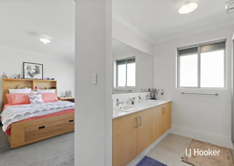 Sixth view of Homely house listing, 5 Alton Way, Parmelia WA 6167