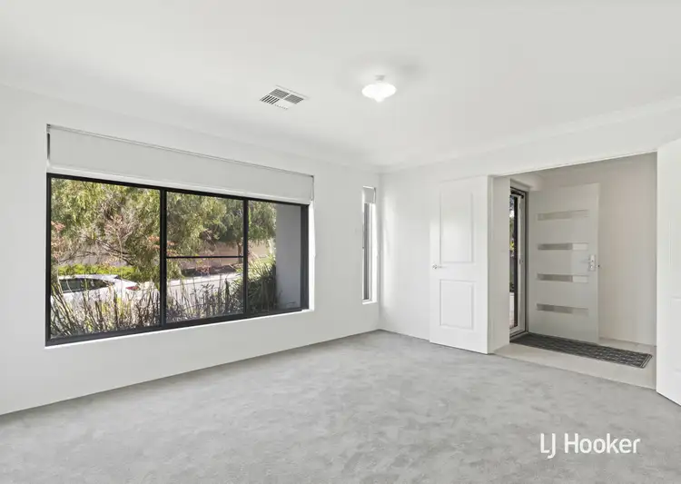 Seventh view of Homely house listing, 5 Alton Way, Parmelia WA 6167
