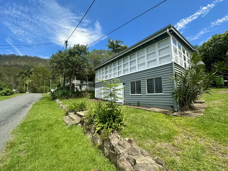 2 Third Avenue, Somerset Dam QLD 4312