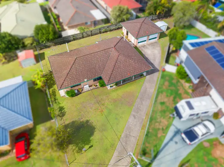 8 Warwick Court, Birkdale QLD 4159