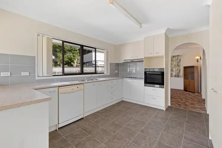 Sixth view of Homely house listing, 8 Warwick Court, Birkdale QLD 4159