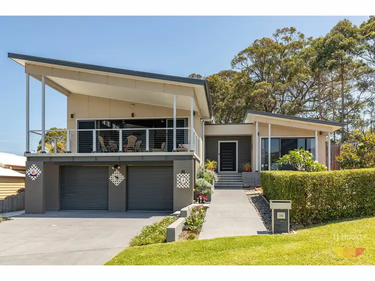 35 Seabreeze Parade, Black Head NSW 2430