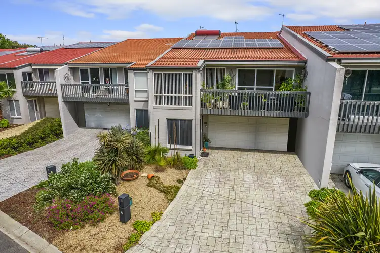 27 Mortimer Lewis Drive, Greenway ACT 2900