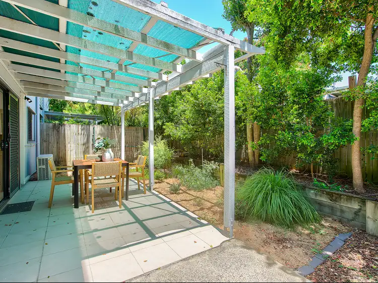 Sixth view of Homely townhouse listing, 2/110 Waverley Street, Annerley QLD 4103