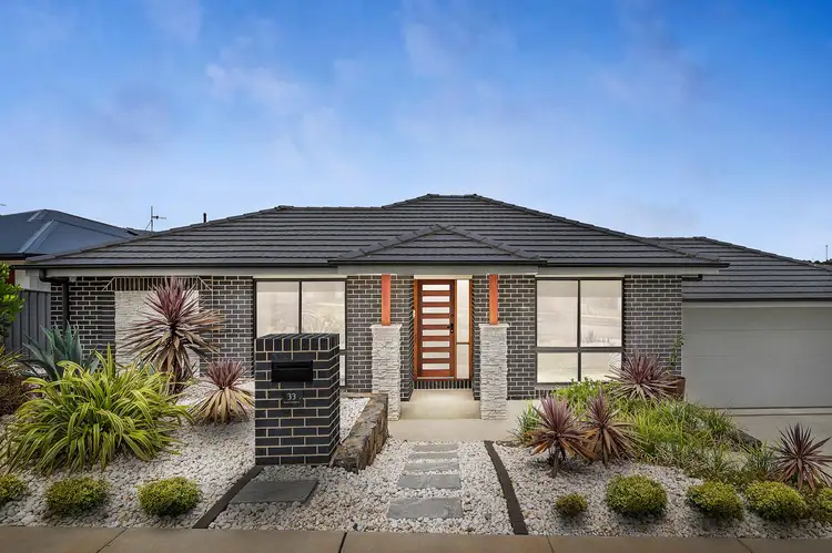 33 Rachel Makinson Street, Strathnairn ACT 2615