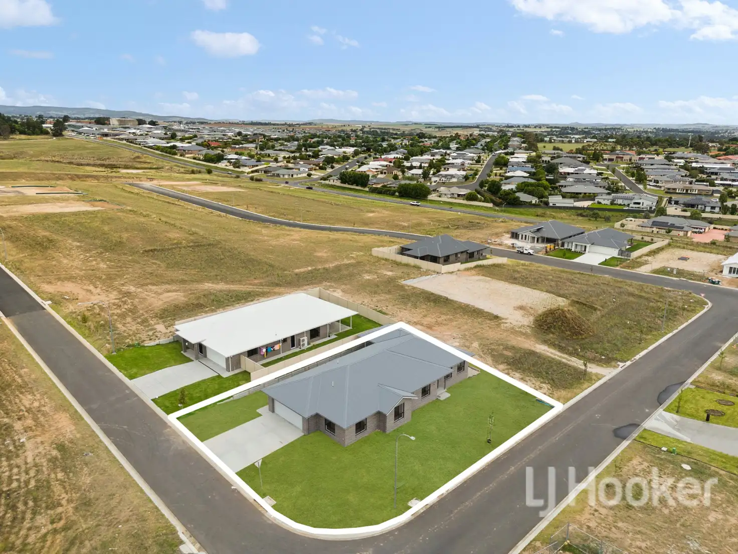 Main view of Homely house listing, 10 Bradbury Drive, Kelso NSW 2795