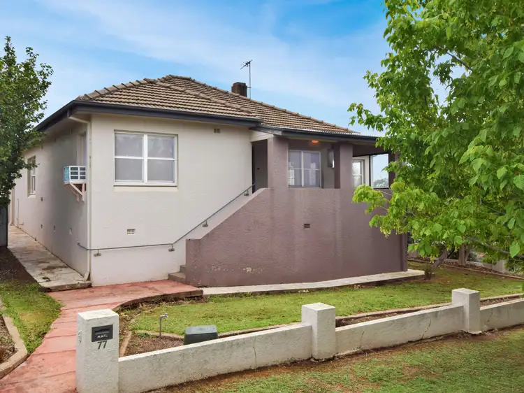 77 Brock Street, Young NSW 2594