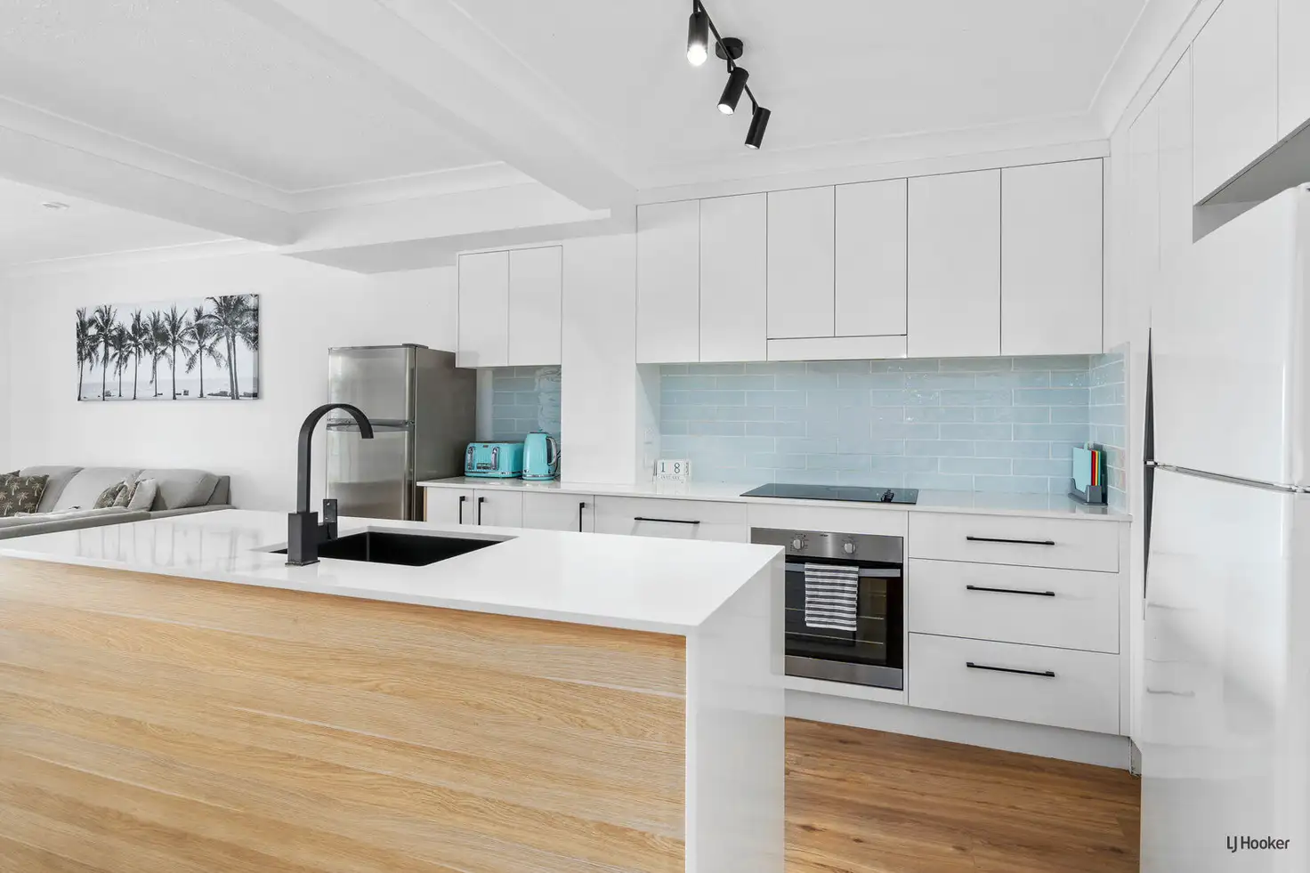 Main view of Homely unit listing, 2/2-10 Coolgardie Street, Elanora QLD 4221