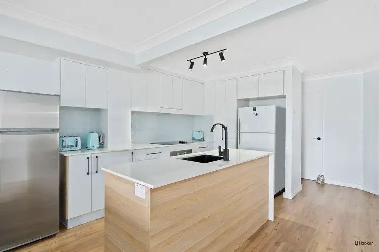Fourth view of Homely unit listing, 2/2-10 Coolgardie Street, Elanora QLD 4221