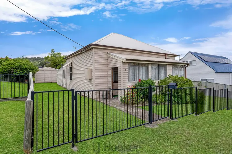 2 Albert Street, Speers Point NSW 2284