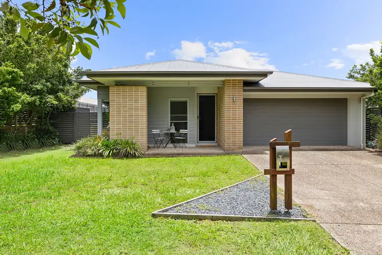 7 Bridgewater Crescent, Redland Bay QLD 4165