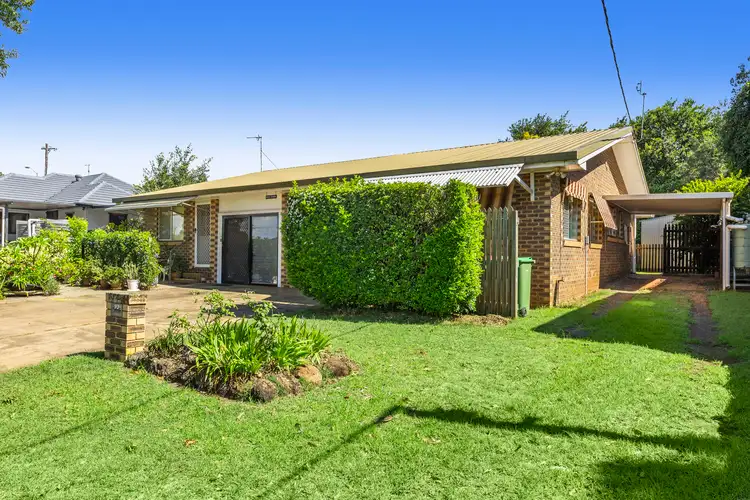 1/2A Park Street, Wilsonton QLD 4350