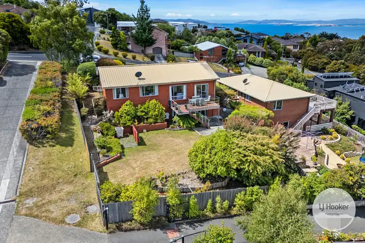 42 Tingira Road, Blackmans Bay TAS 7052