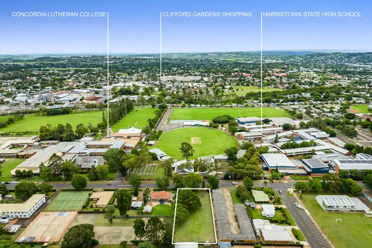 350 South Street, Harristown QLD 4350