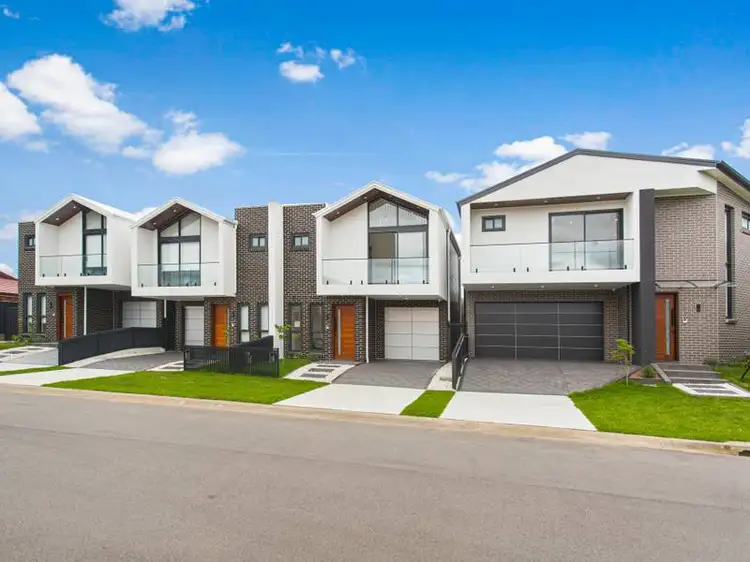 4/6 Implexa Court, Wattle Grove NSW 2173
