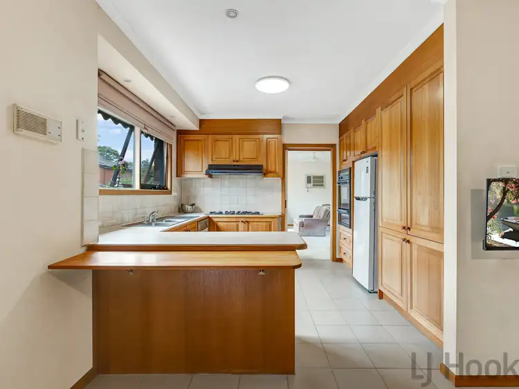 Fifth view of Homely house listing, 2/71 Essex Road, Mount Waverley VIC 3149