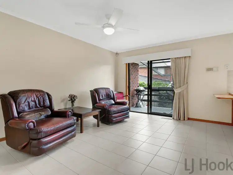 Sixth view of Homely house listing, 2/71 Essex Road, Mount Waverley VIC 3149