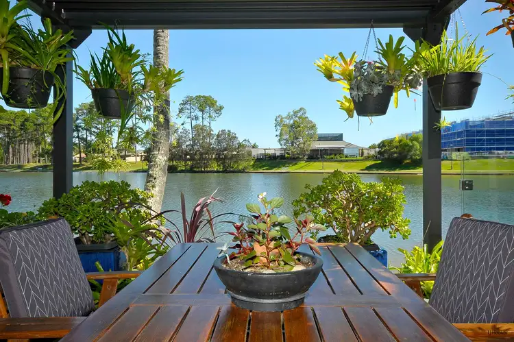 11/2-10 Coolgardie Street, Elanora QLD 4221
